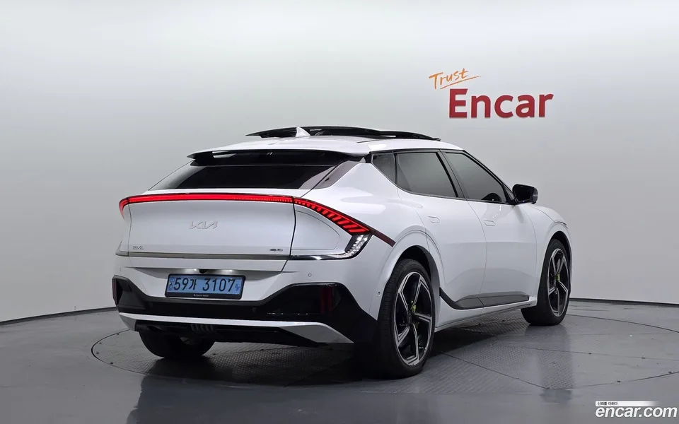 Kia EV6 GT 4WD 2023 — миниатюра 2