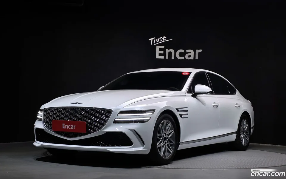 Genesis G80 2.5 2WD 2024 — фото 1, купить с доставкой в Москву