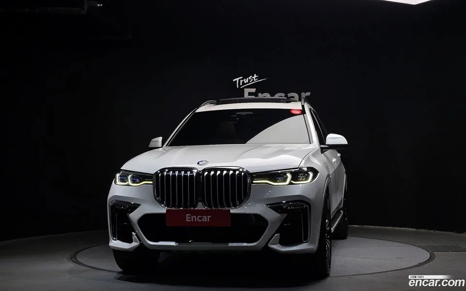 BMW X7 xDrive 40i M 6 2022 — миниатюра 3
