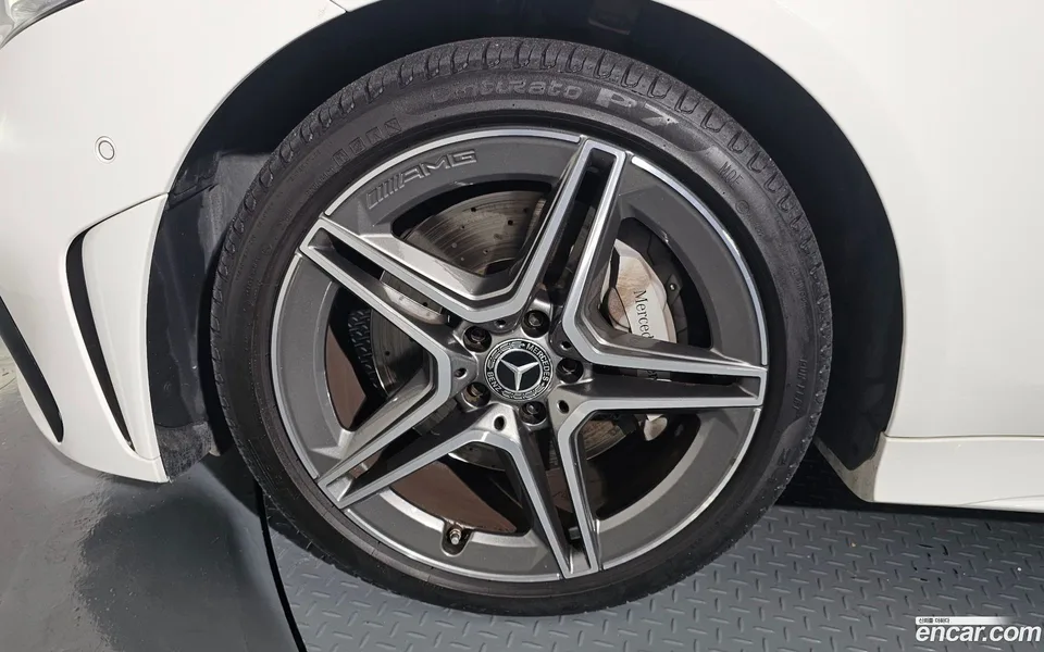 Mercedes-Benz CLS-Class CLS300d AMG Line 2023 — миниатюра 5