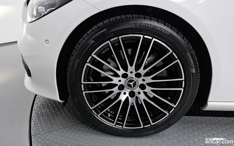 Mercedes-Benz C-Class C300 4MATIC 2024 — миниатюра 5