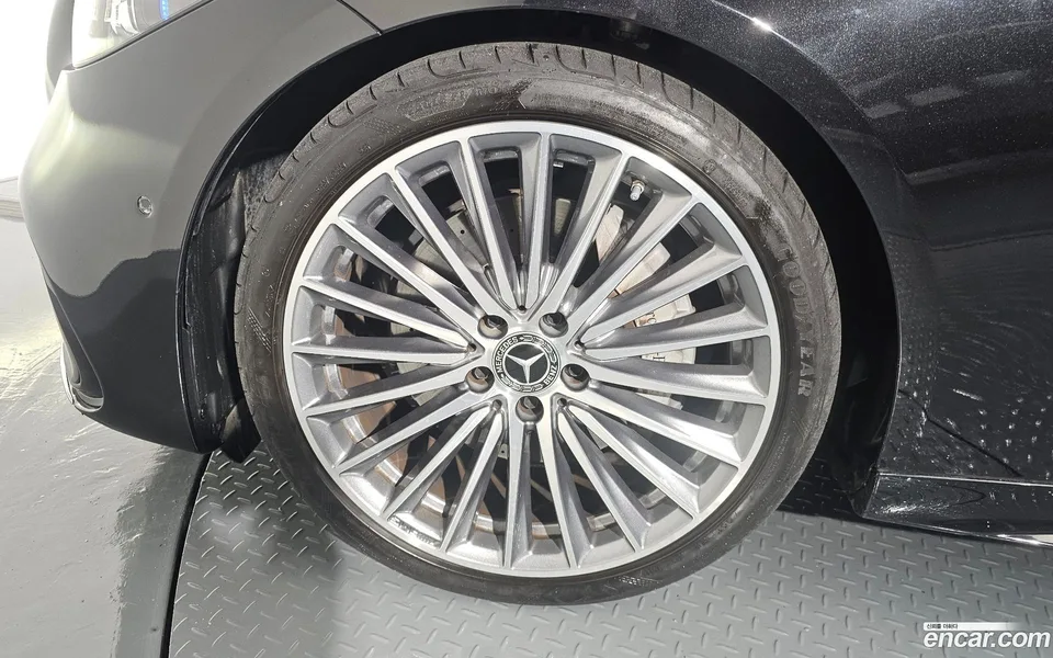 Mercedes-Benz C-Class C300 4MATIC AMG Line 2023 — миниатюра 5