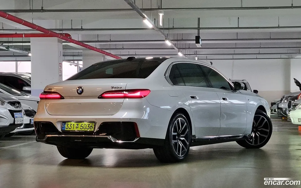BMW 7 Series 740d xDrive M 2024 — миниатюра 2