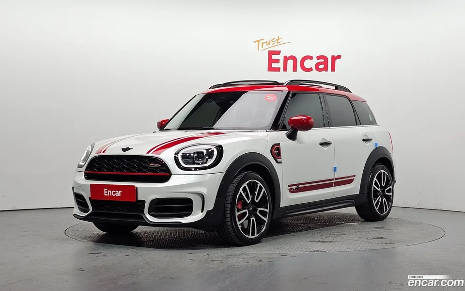 MINI Cooper S Countryman JCW 2023 — фото 1, купить с доставкой в Москву