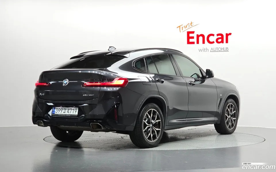 BMW X4 xDrive20i M 2022 — миниатюра 2