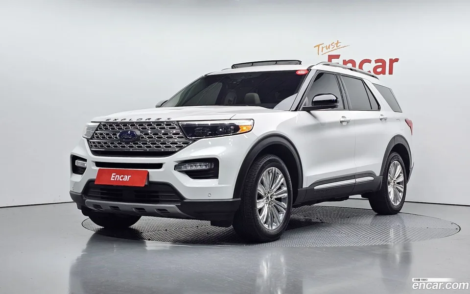 Ford Explorer 2.3 4WD 2022 — фото 1, купить с доставкой в Москву
