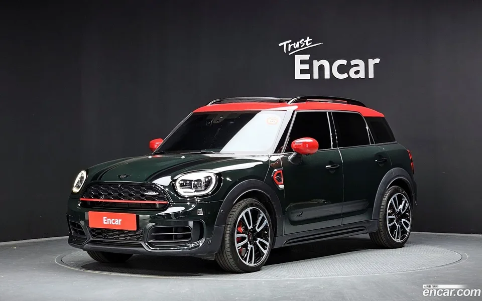 MINI Cooper S Countryman JCW 2023 — фото 1, купить с доставкой в Москву