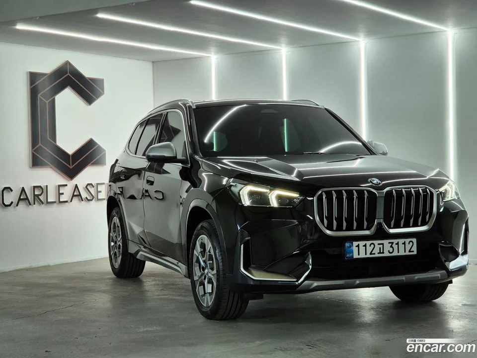 BMW X1 xDrive 20i xLine 2024 — фото 1, купить с доставкой в Москву