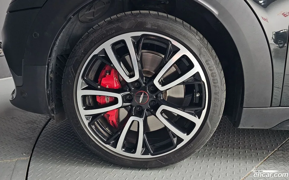 MINI Cooper S Countryman JCW 2023 — миниатюра 5