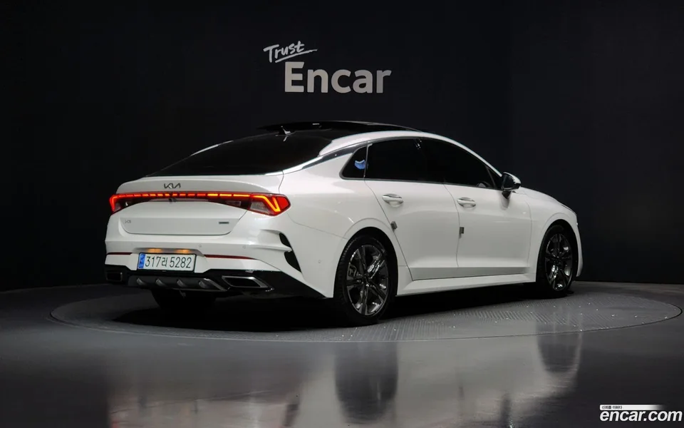 Kia K5 Hybrid 2023 — миниатюра 2
