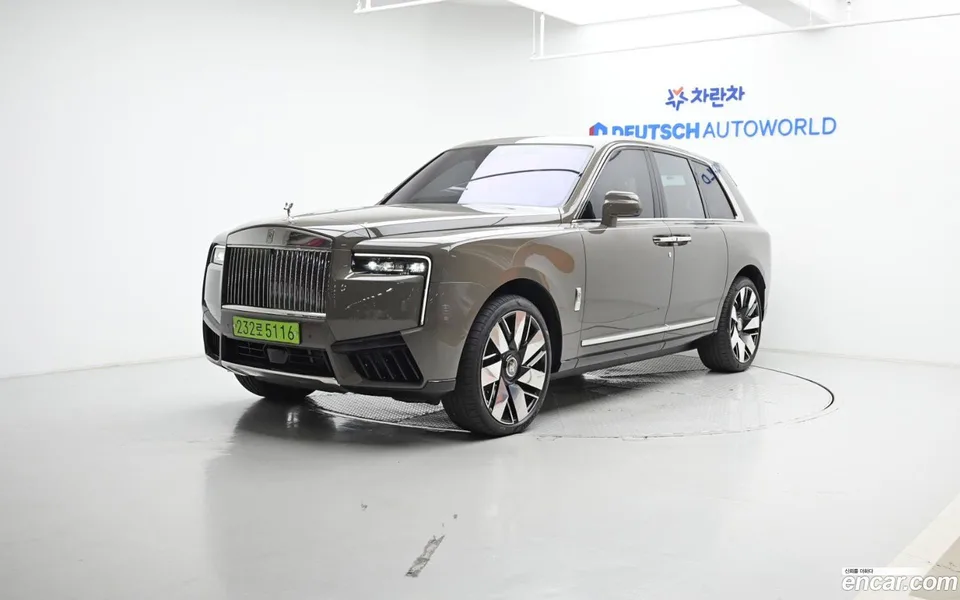 Rolls-Royce Cullinan 6.7 V12 2024 — фото 1, купить с доставкой в Москву