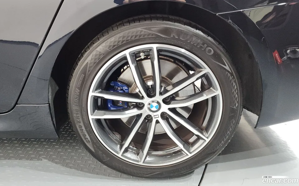 BMW 5 Series 520i M 2022 — миниатюра 5
