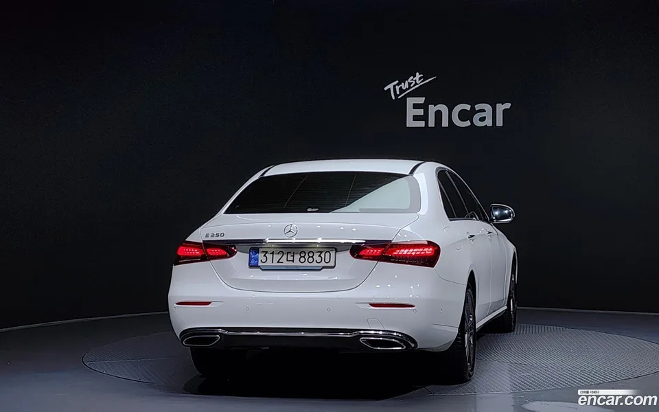 Mercedes-Benz E-Class E250 2023 — миниатюра 4