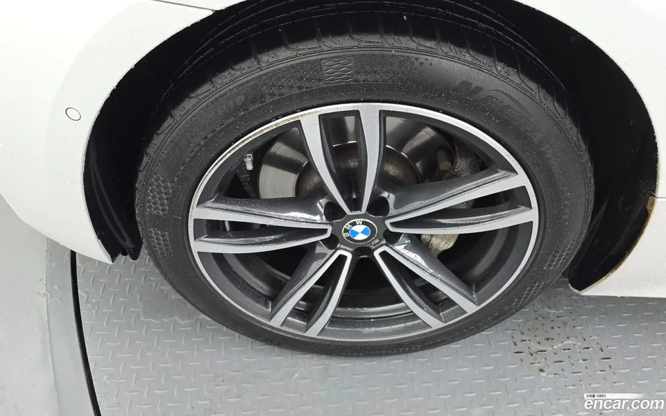BMW 6 Series GT 620d 2022 — миниатюра 5