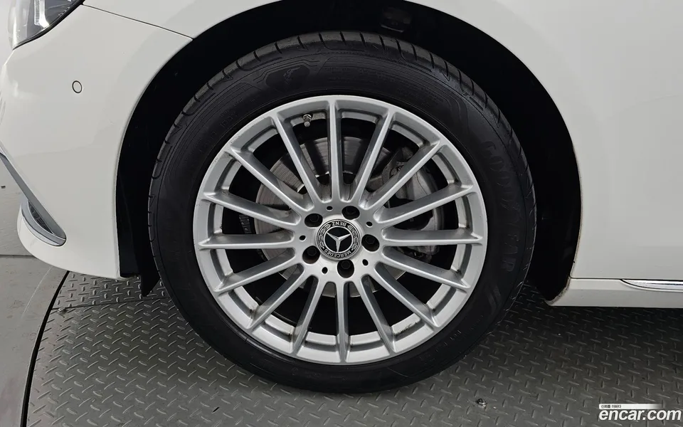 Mercedes-Benz E-Class E250 2022 — миниатюра 5