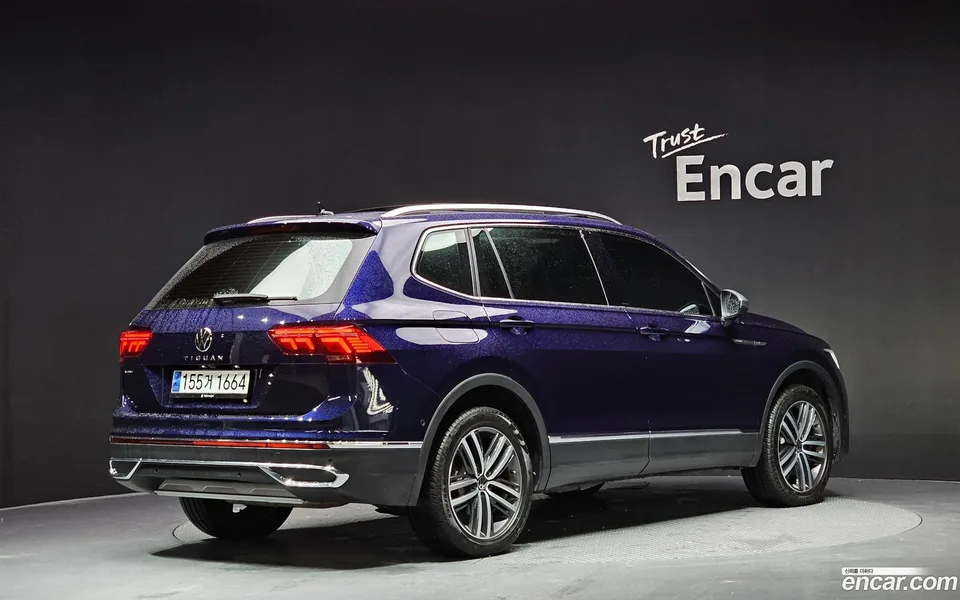 Volkswagen Tiguan Allspace 2.0 TSI 2023 — миниатюра 2