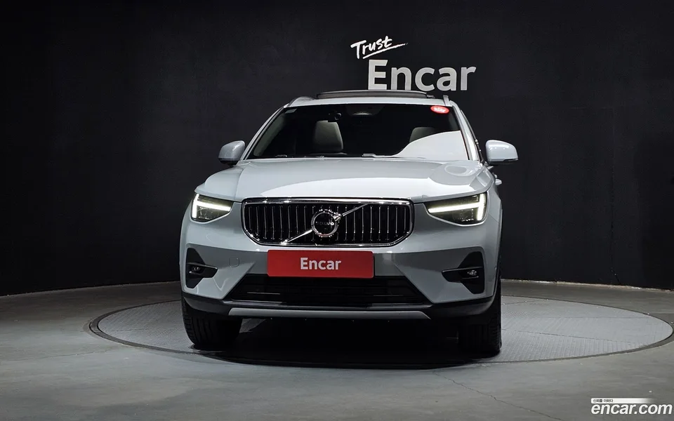 Volvo XC40 B4 2024 — миниатюра 3