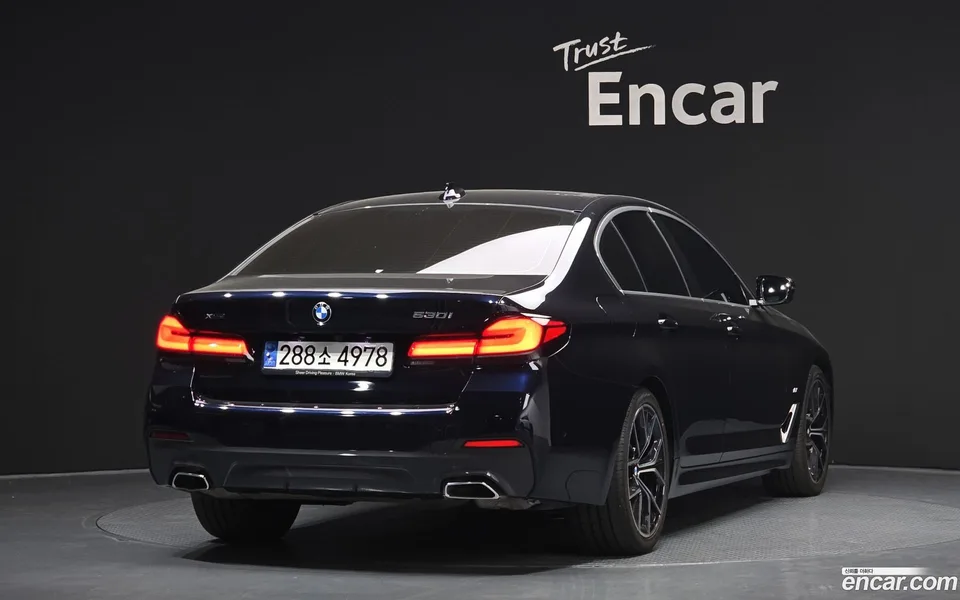 BMW 5 Series 530i xDrive M 2022 — миниатюра 2