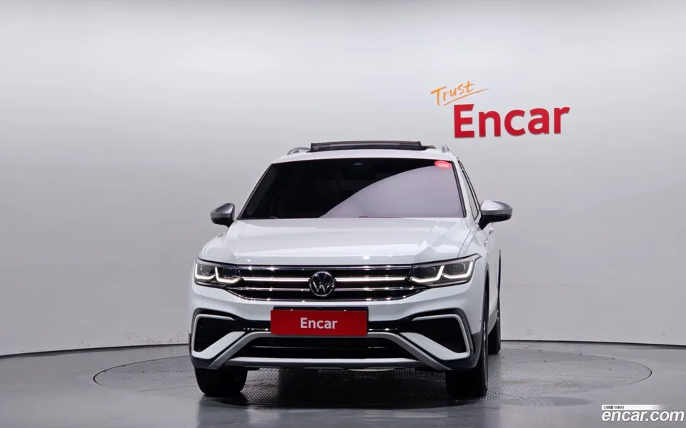 Volkswagen Tiguan Allspace 2.0 TSI 2023 — миниатюра 3