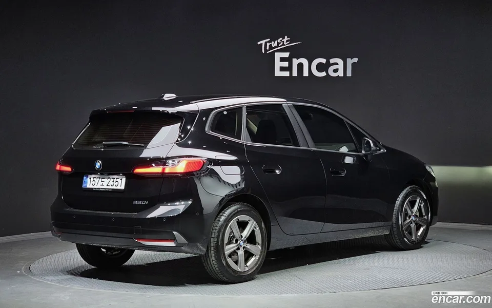 BMW 2 Series Active Tourer 220i 2025 — миниатюра 2