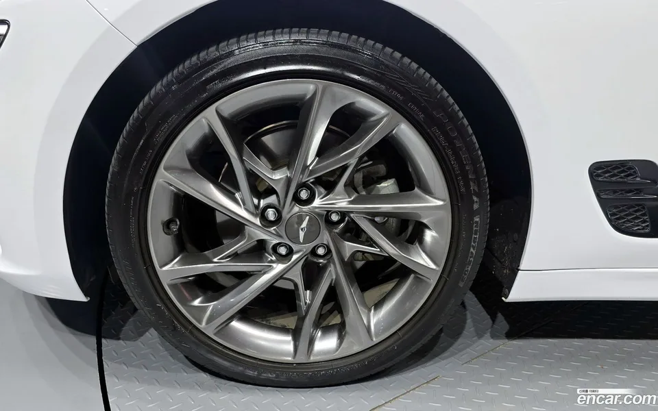 Genesis G70 Shooting Brake 2.0T 2WD 2022 — миниатюра 5