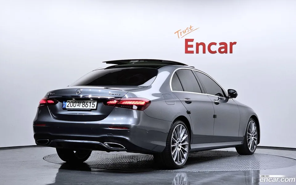 Mercedes-Benz E-Class E350 4MATIC AMG Line 2022 — миниатюра 2