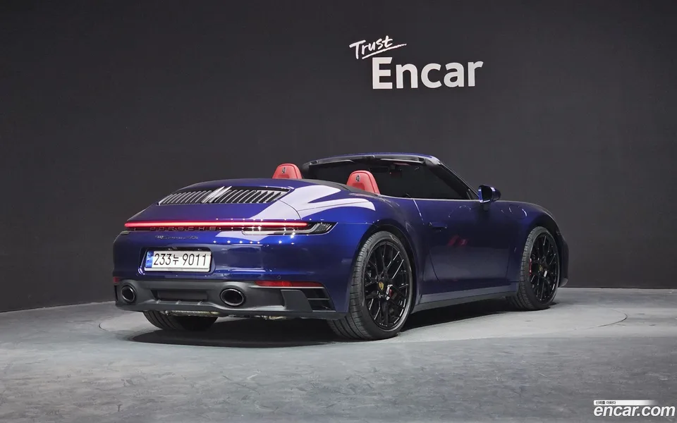 Porsche 911 (992) GTS 2023 — миниатюра 2