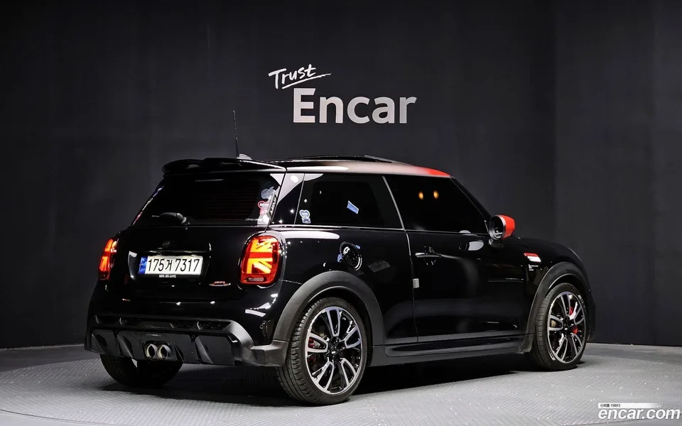 MINI Cooper S JCW 2023 — миниатюра 2