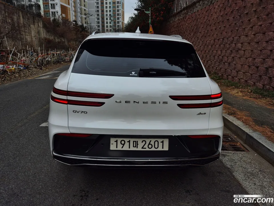 Genesis GV70 2.5T AWD 2024 — миниатюра 4