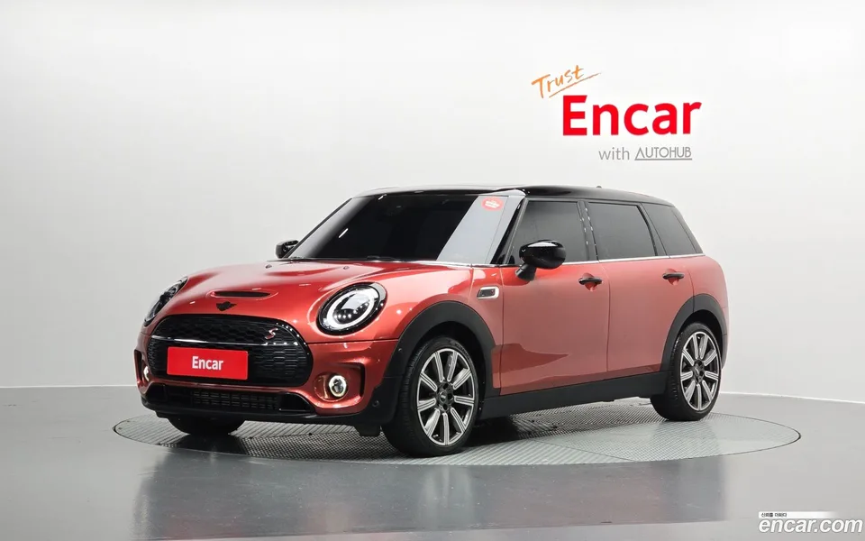 MINI Cooper S Clubman 2023 — фото 1, купить с доставкой в Москву