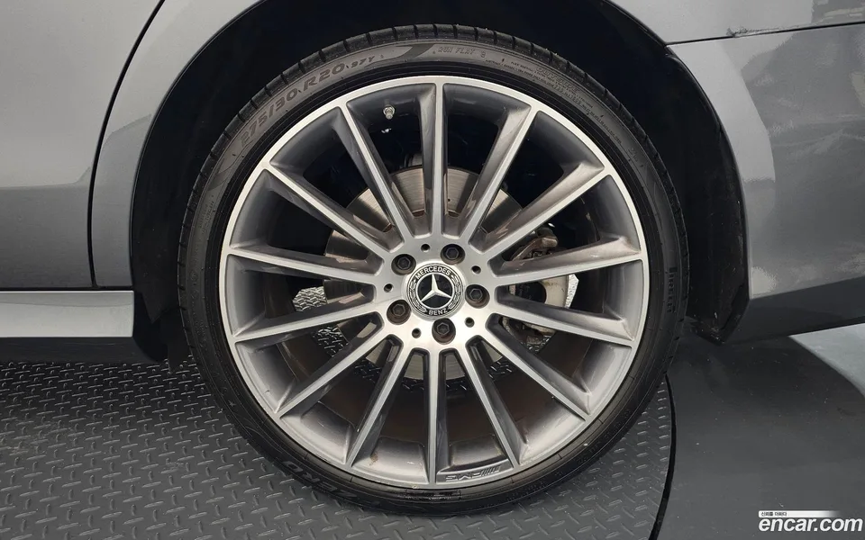 Mercedes-Benz E-Class E350 4MATIC AMG Line 2022 — миниатюра 5