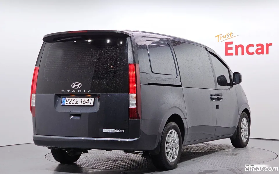 Hyundai Staria 5 2024 — миниатюра 2