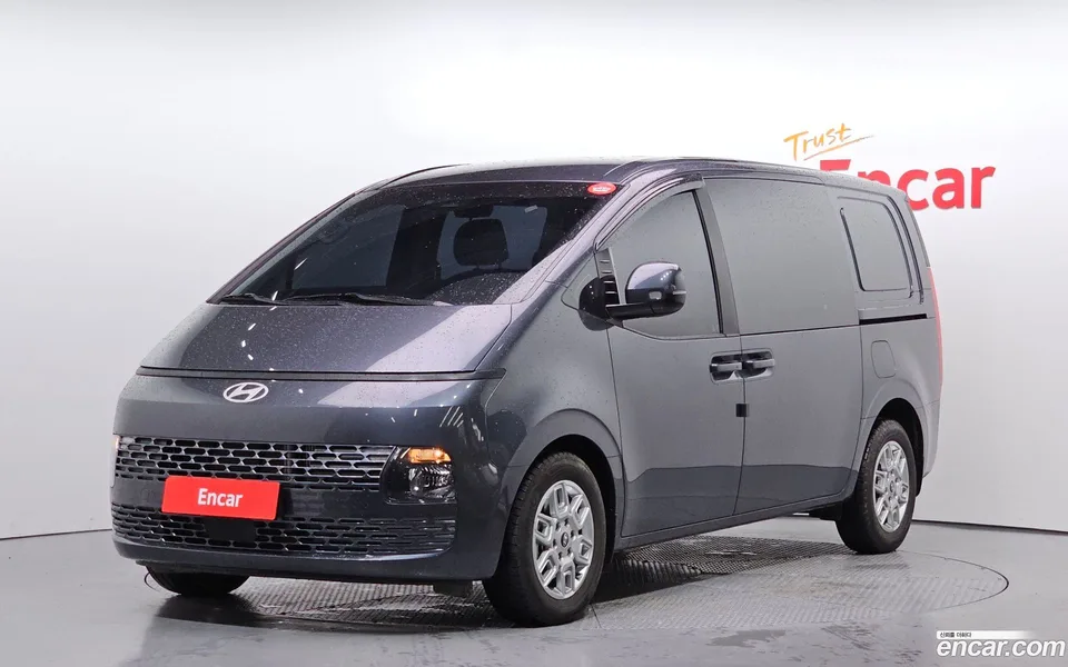 Hyundai Staria 5 2024 — фото 1, купить с доставкой в Москву