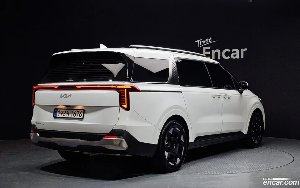 Kia Carnival 9 2023 — миниатюра 2