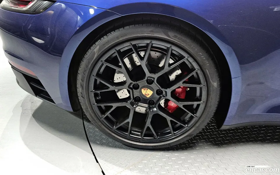 Porsche 911 (992) GTS 2023 — миниатюра 5
