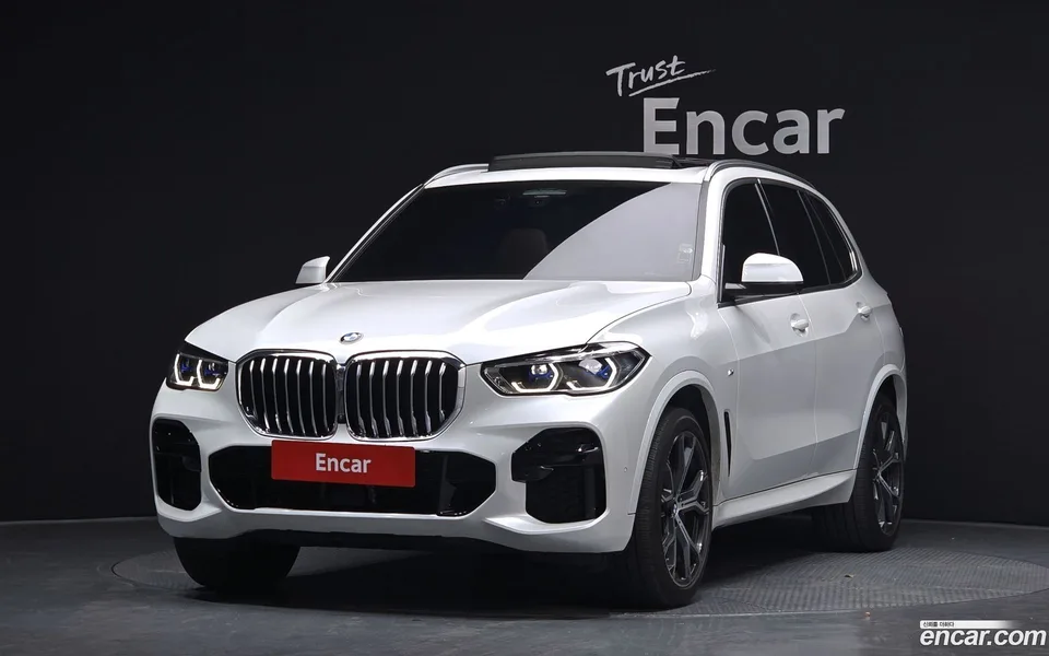 BMW X5 xDrive 30d M 2022 — фото 1, купить с доставкой в Москву