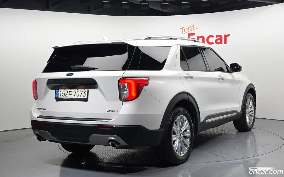 Ford Explorer 2.3 4WD 2022 — миниатюра 2