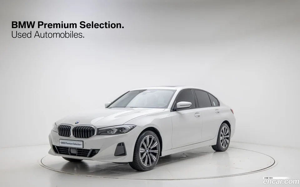 BMW 3 Series 320i 2025 — фото 1, купить с доставкой в Москву