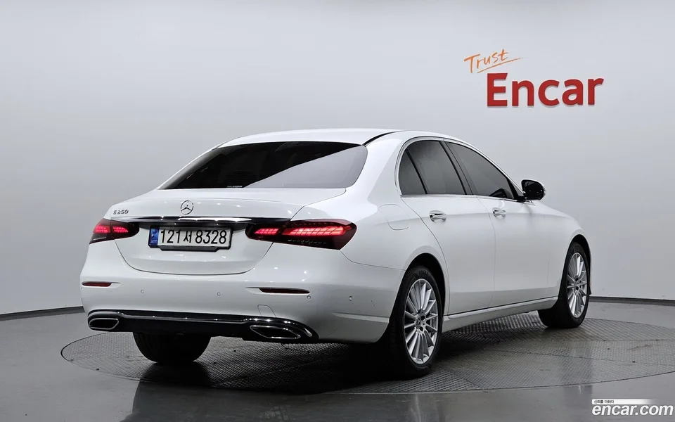 Mercedes-Benz E-Class E250 2022 — миниатюра 2
