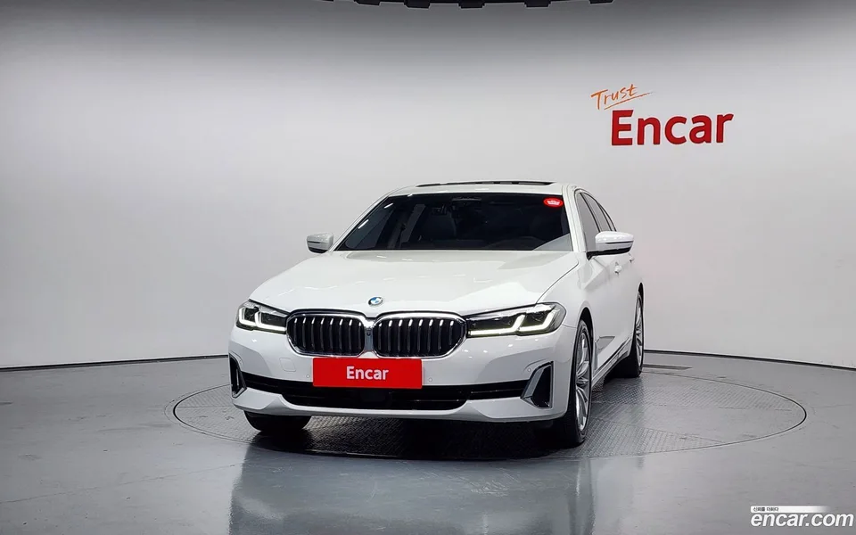 BMW 5 Series 530i xDrive 2023 — миниатюра 3