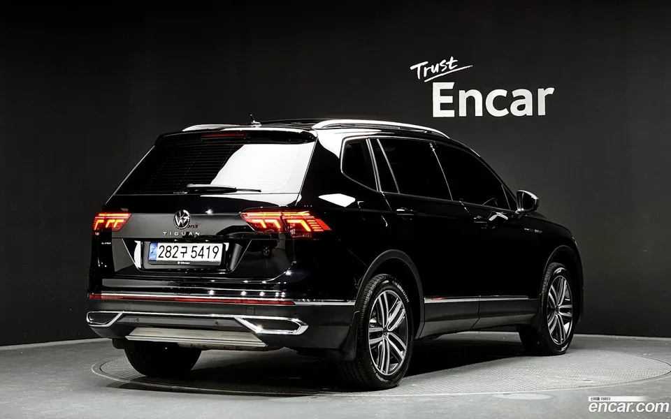 Volkswagen Tiguan Allspace 2.0 TSI 2022 — миниатюра 2