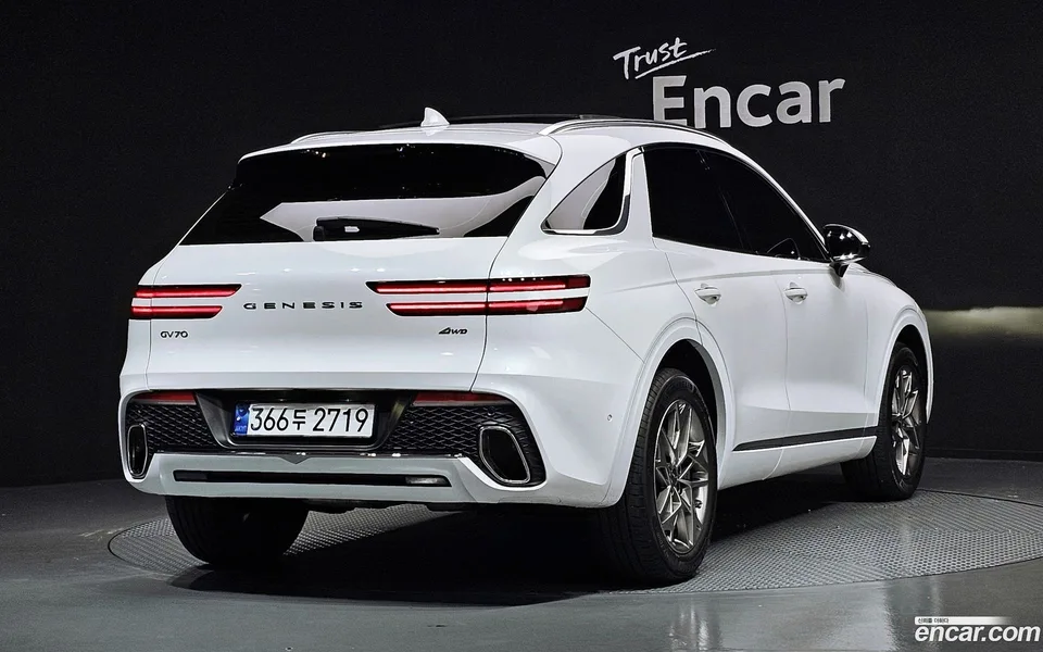 Genesis GV70 2.5T AWD 2022 — миниатюра 2