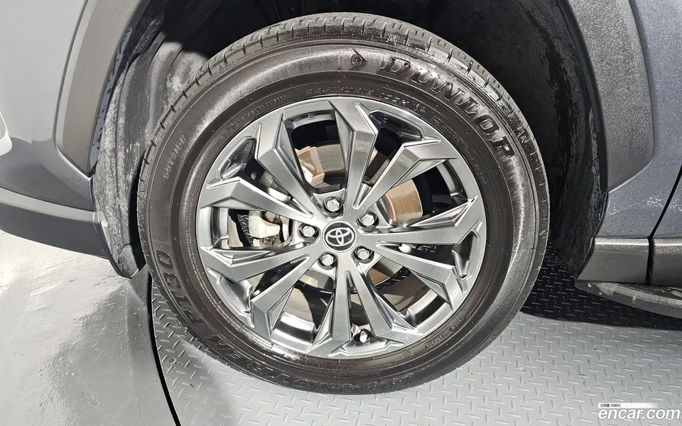 Toyota RAV4 2.5 4WD LTD 2023 — миниатюра 5
