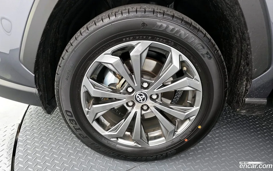 Toyota RAV4 2.5 4WD LTD 2024 — миниатюра 5