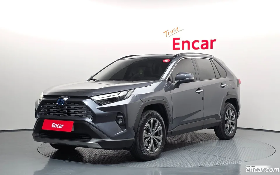 Toyota RAV4 2.5 4WD LTD 2024 — фото 1, купить с доставкой в Москву
