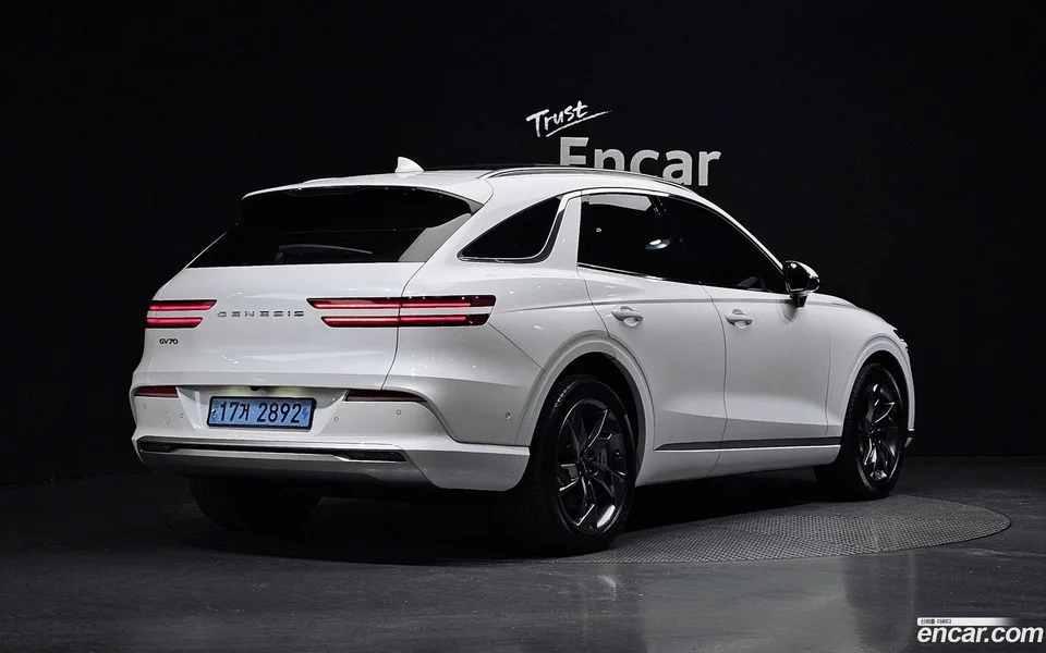 Genesis Electrified GV70 e-AWD 2022 — миниатюра 2
