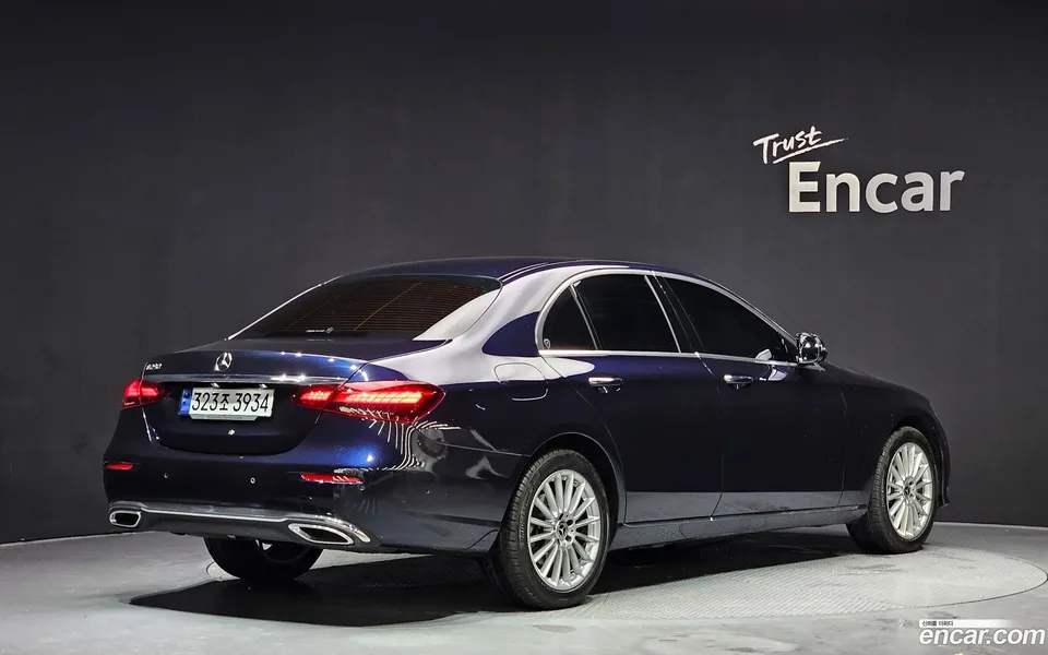 Mercedes-Benz E-Class E250 2022 — миниатюра 2