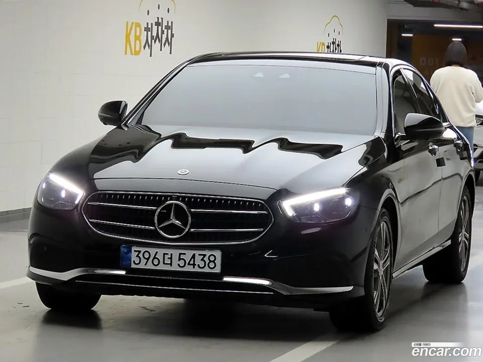 Mercedes-Benz E-Class E350 4MATIC 2022 — миниатюра 2