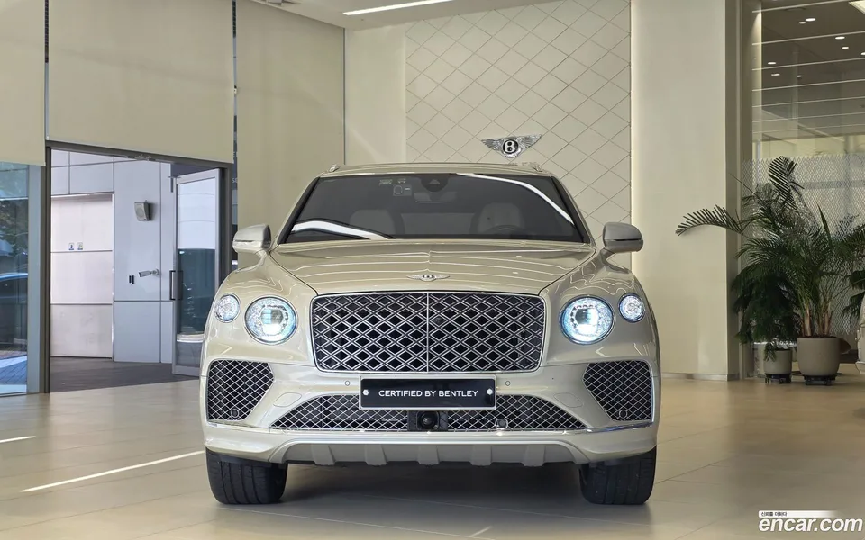 Bentley Bentayga 4.0 V8 EWB 2025 — миниатюра 2