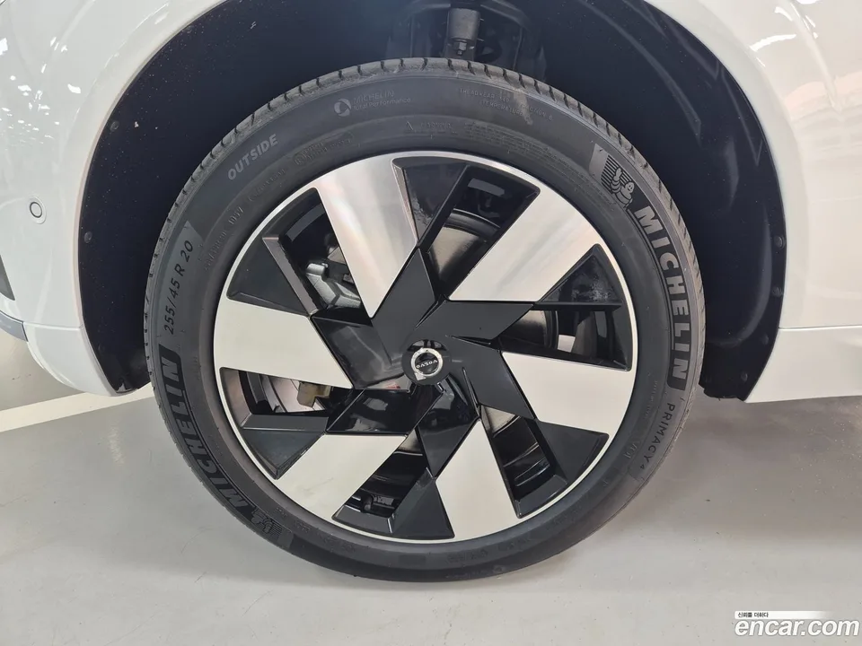 Volvo XC60 T8 2024 — миниатюра 5